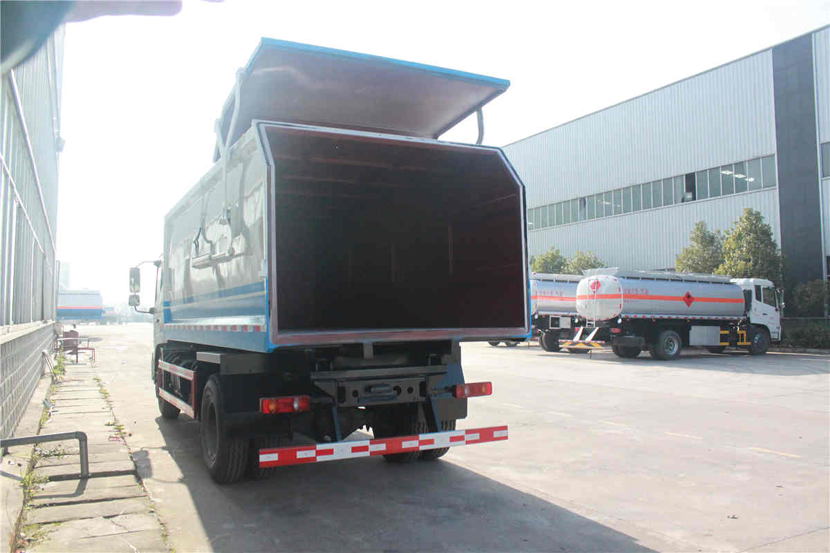  东风天锦压缩式对接垃圾车