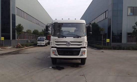  东风新款驾驶室后八轮洒水车