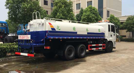  东风新款驾驶室后八轮洒水车