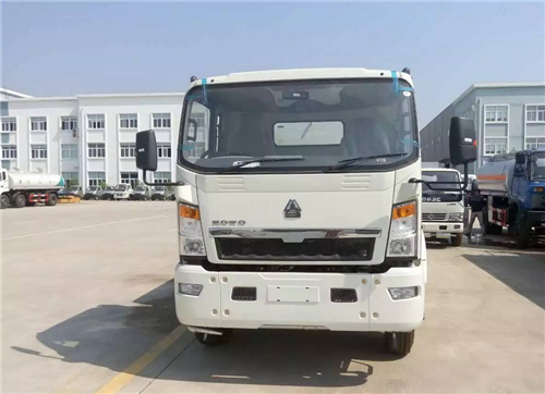  重汽豪曼轻卡洒水车