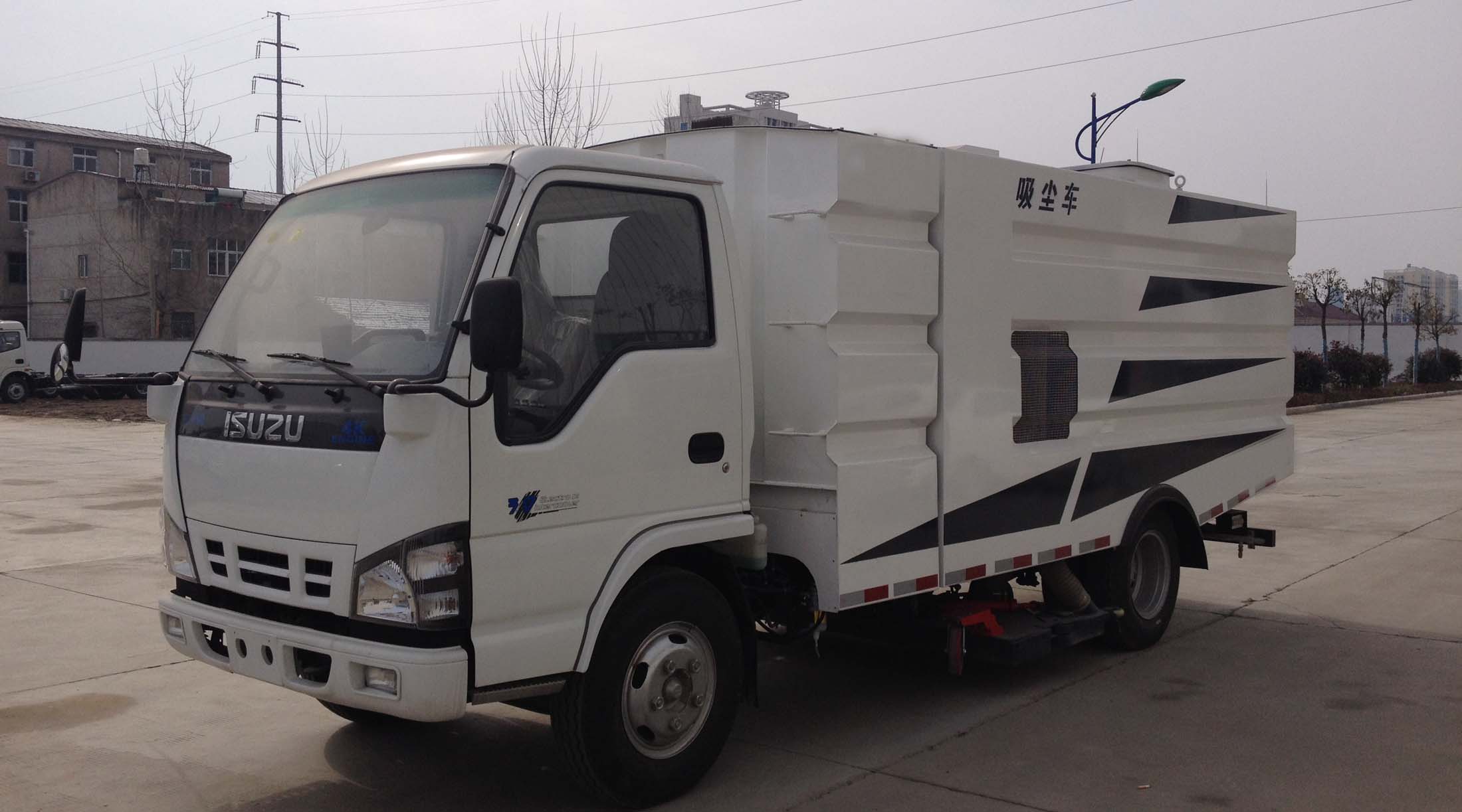  五十铃吸尘车