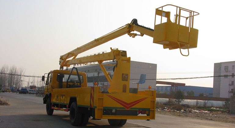  东风153高空作业车