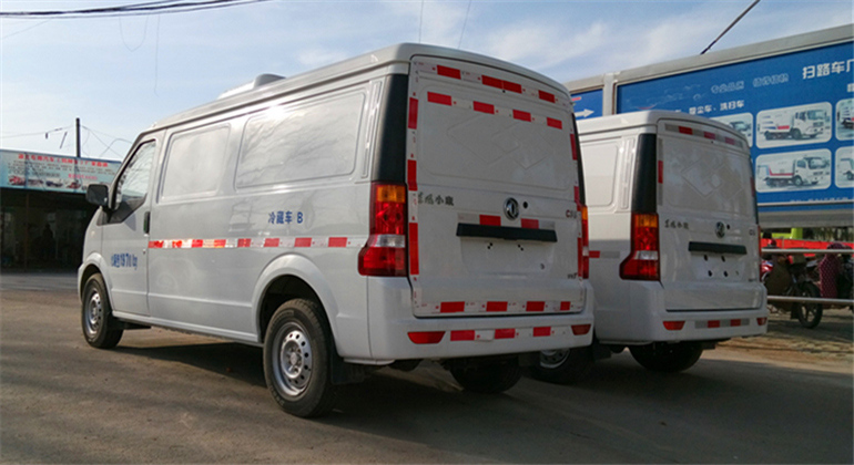  东风小康面包冷藏车