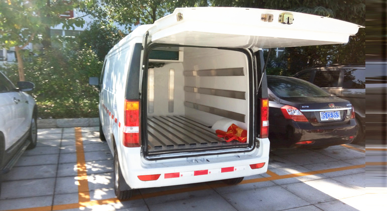 东风小康面包冷藏车