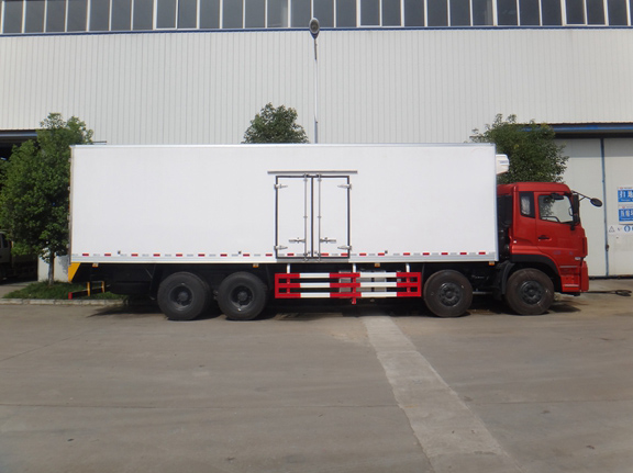  东风天龙前四后八冷藏车