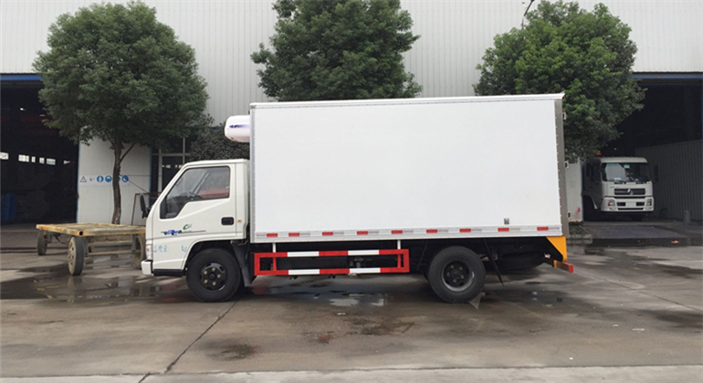  江铃新顺达冷藏车