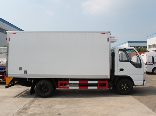  五十铃100P冷藏车