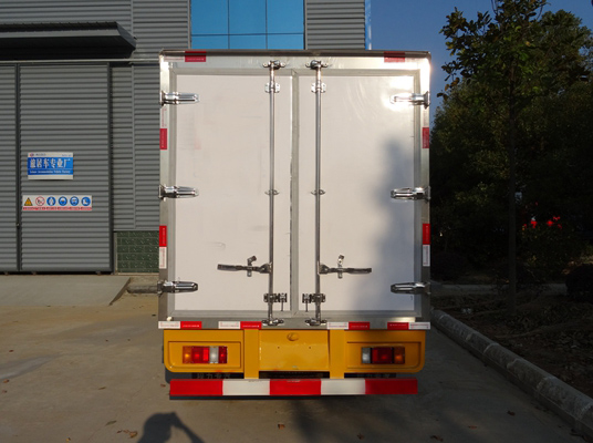 五十铃100P冷藏车