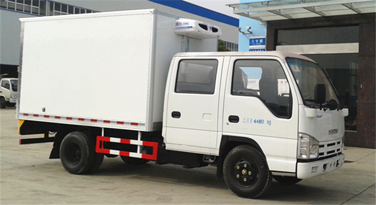  五十铃双排冷藏车