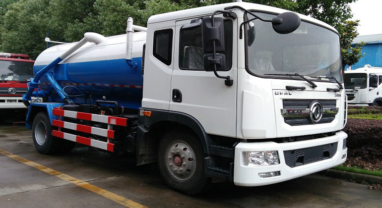  东风D90吸污车
