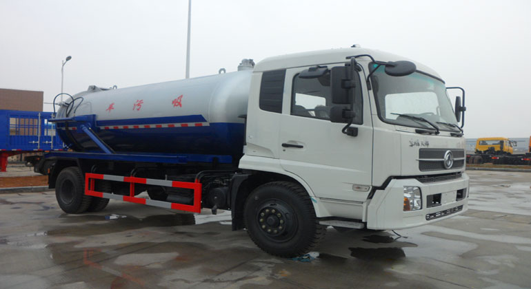  东风天锦吸污车