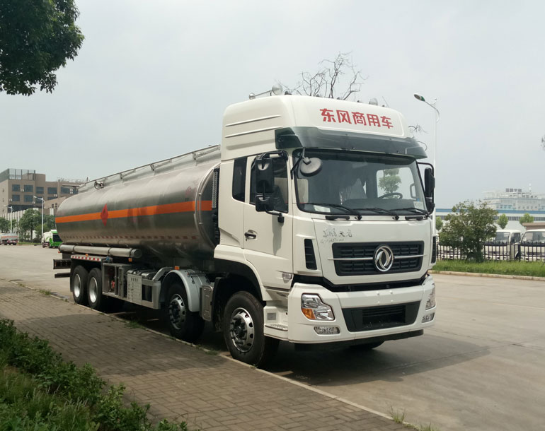  东风天龙运油车