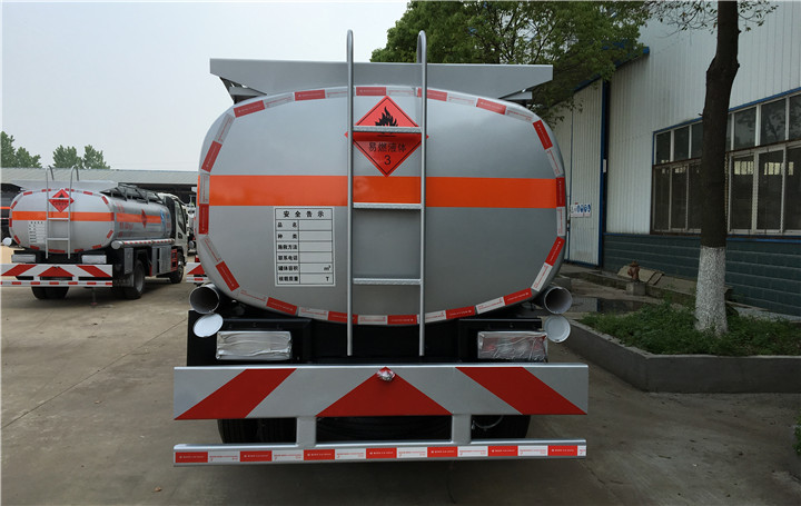  福田欧马可加油车