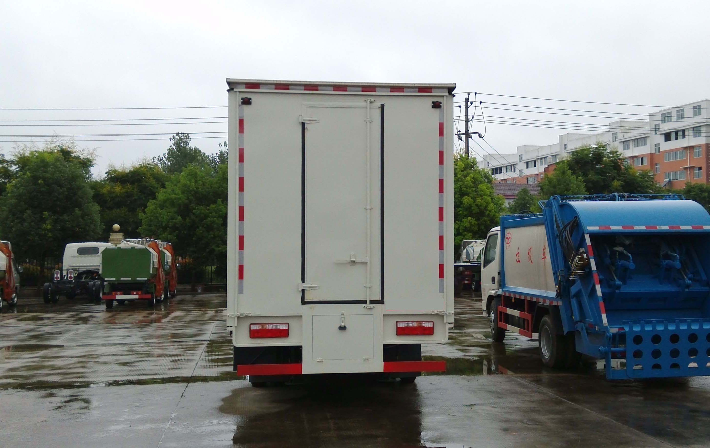  东风多利卡舞台车