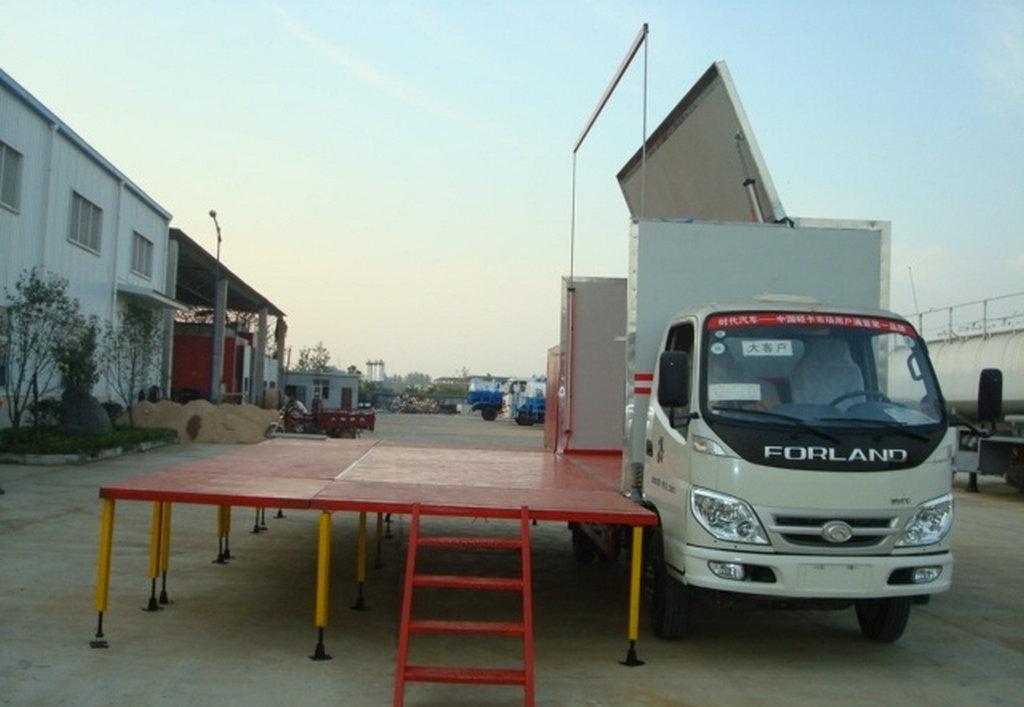 时代舞台车