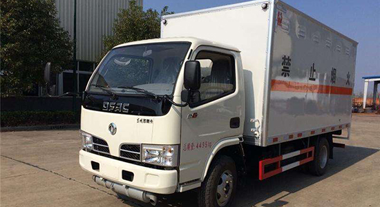  东风轻型气瓶厢式运输车