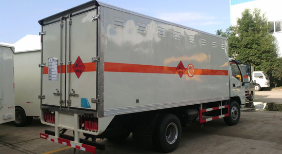  福田奥铃爆破器材运输车