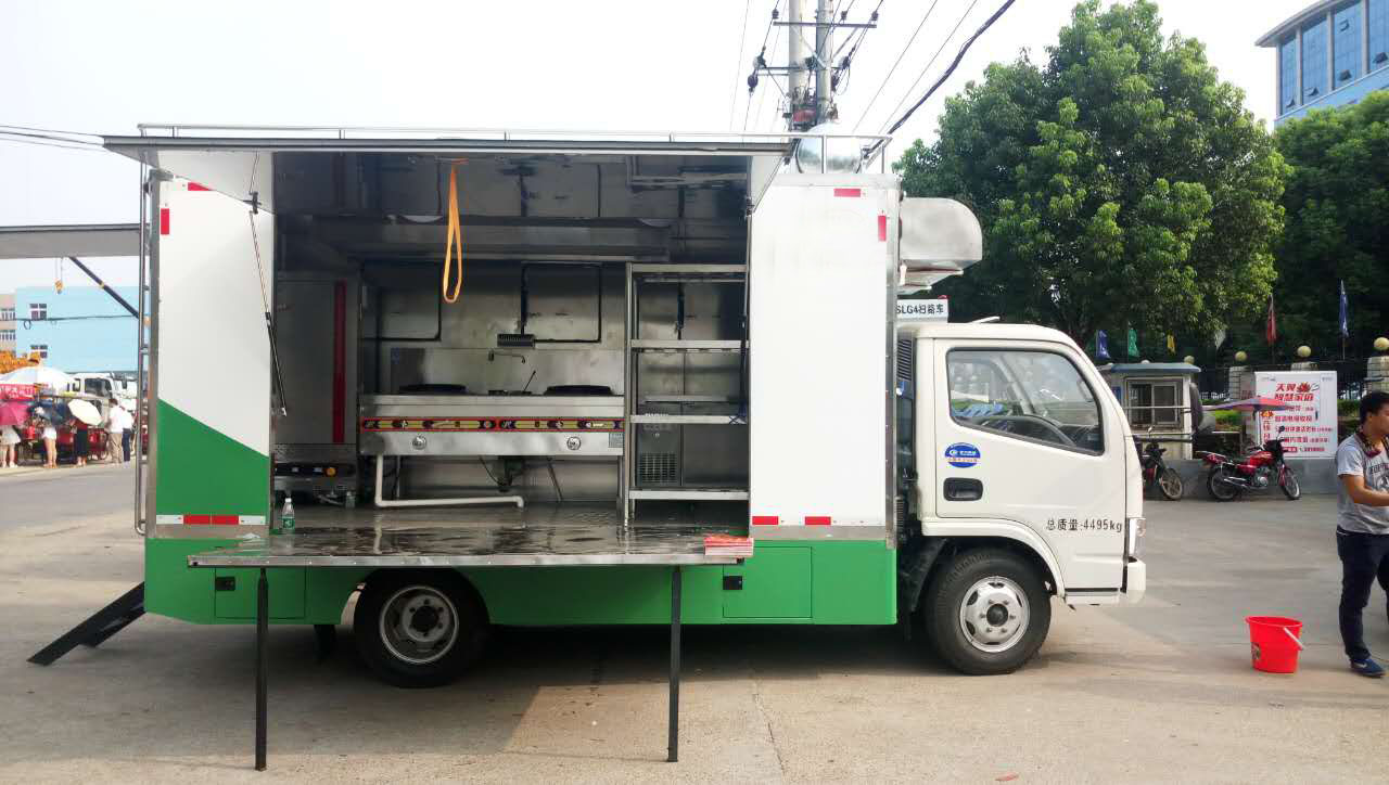  东风小多利卡餐车