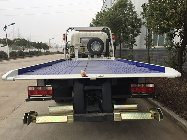  东风多利卡黄牌一拖二清障车