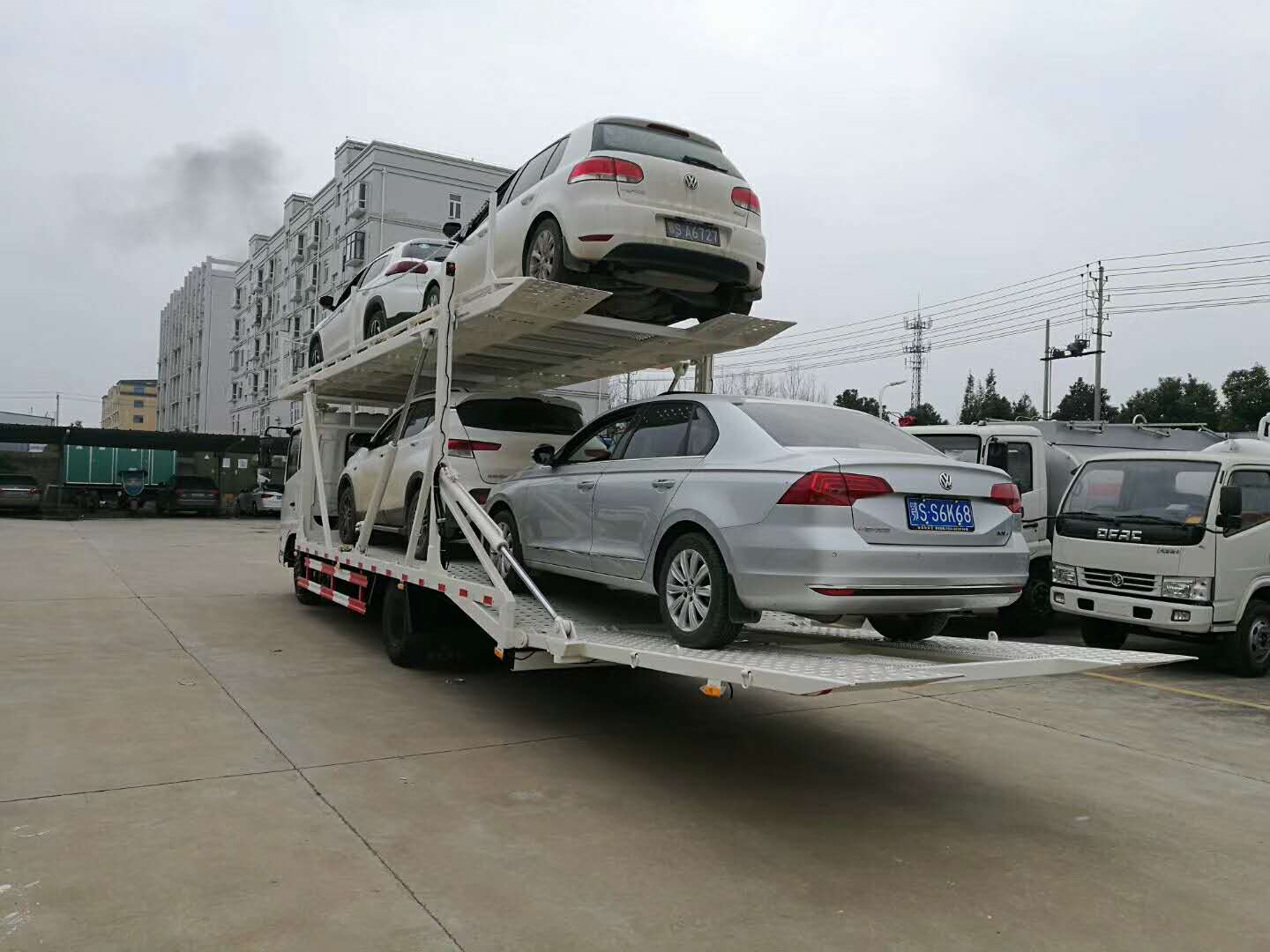  东风天锦一拖三（四）车辆运输车