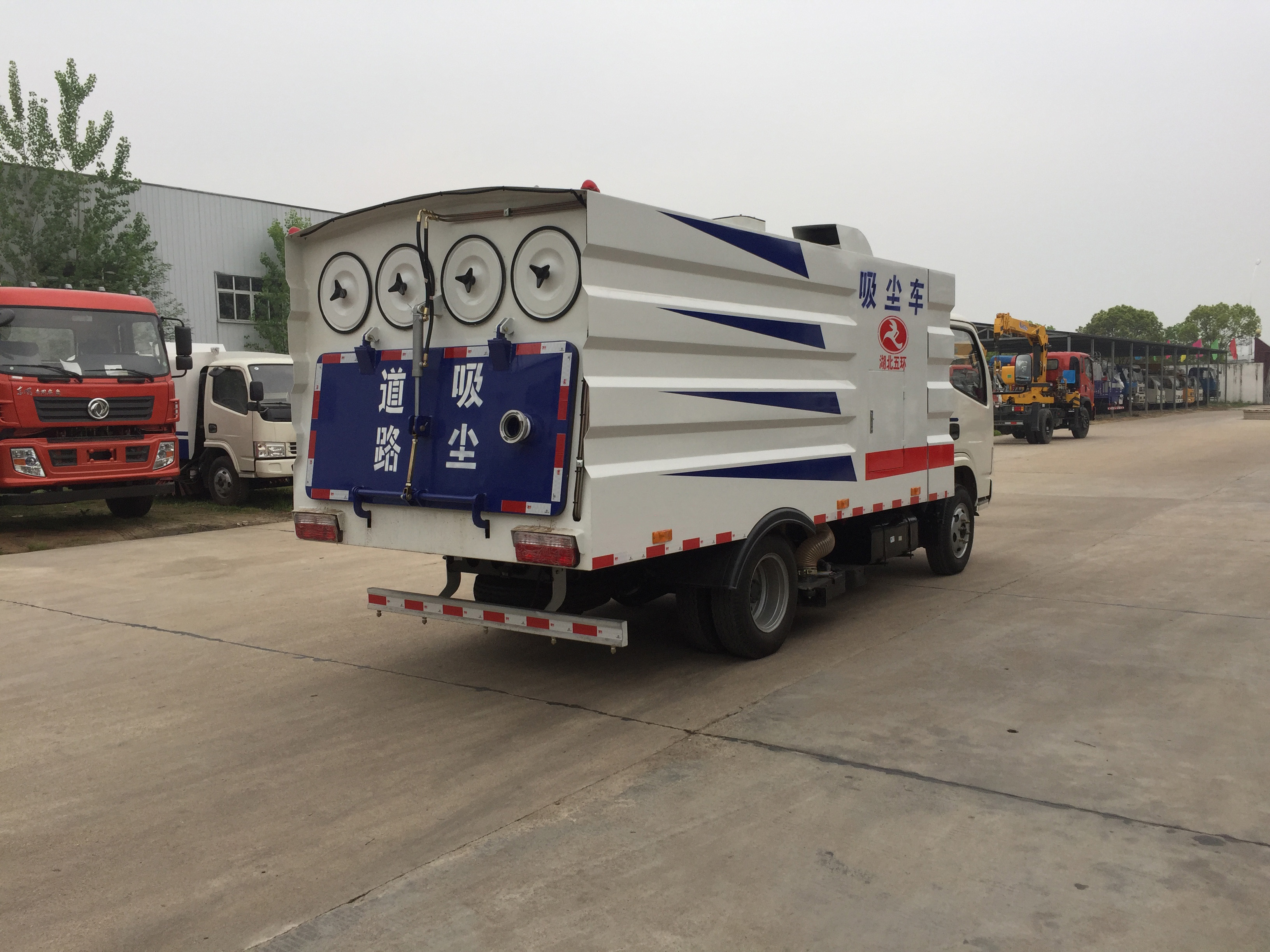  东风福瑞卡（不上户）吸尘车