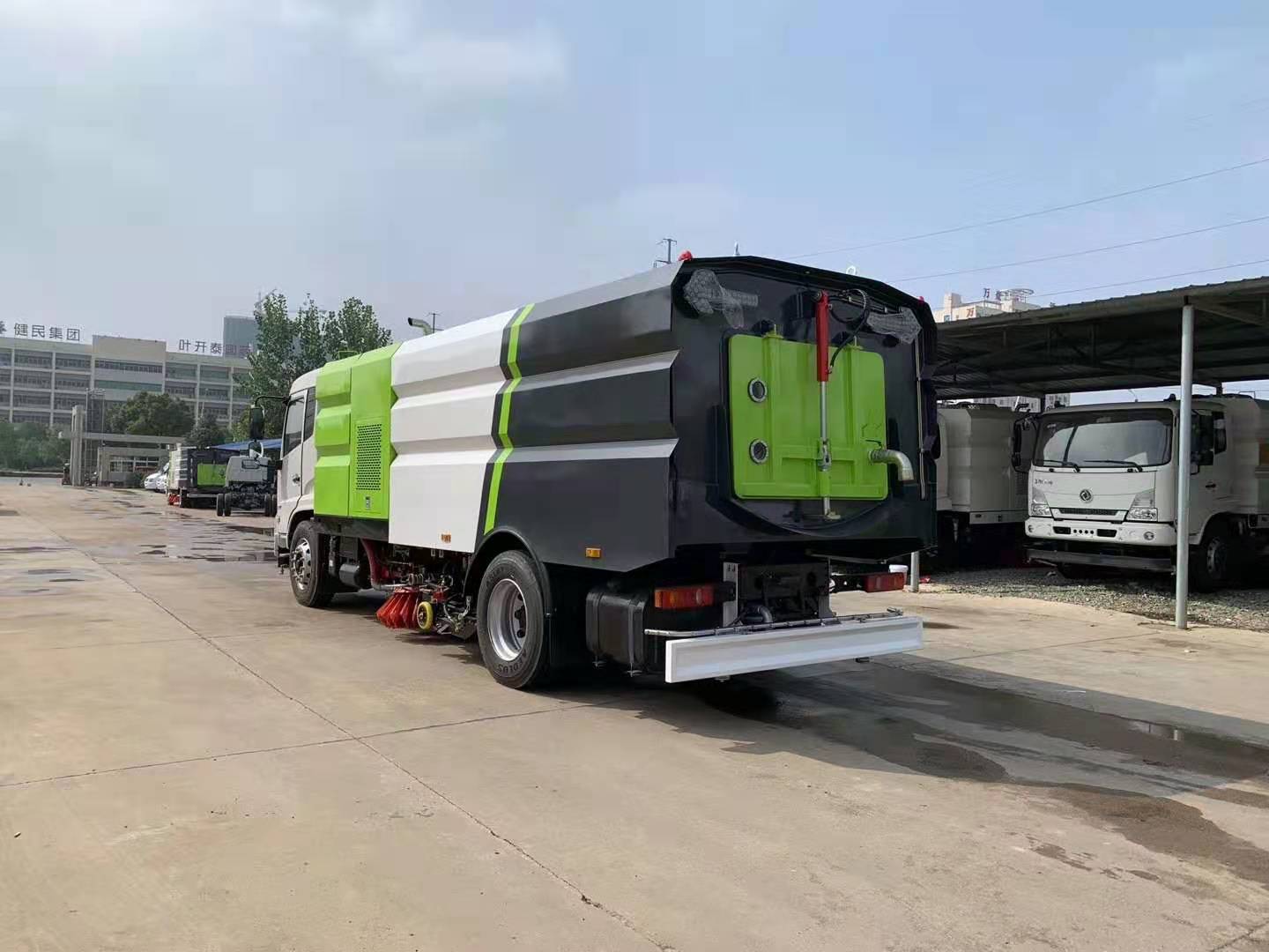  东风天锦洗扫车（水9方垃圾7方）
