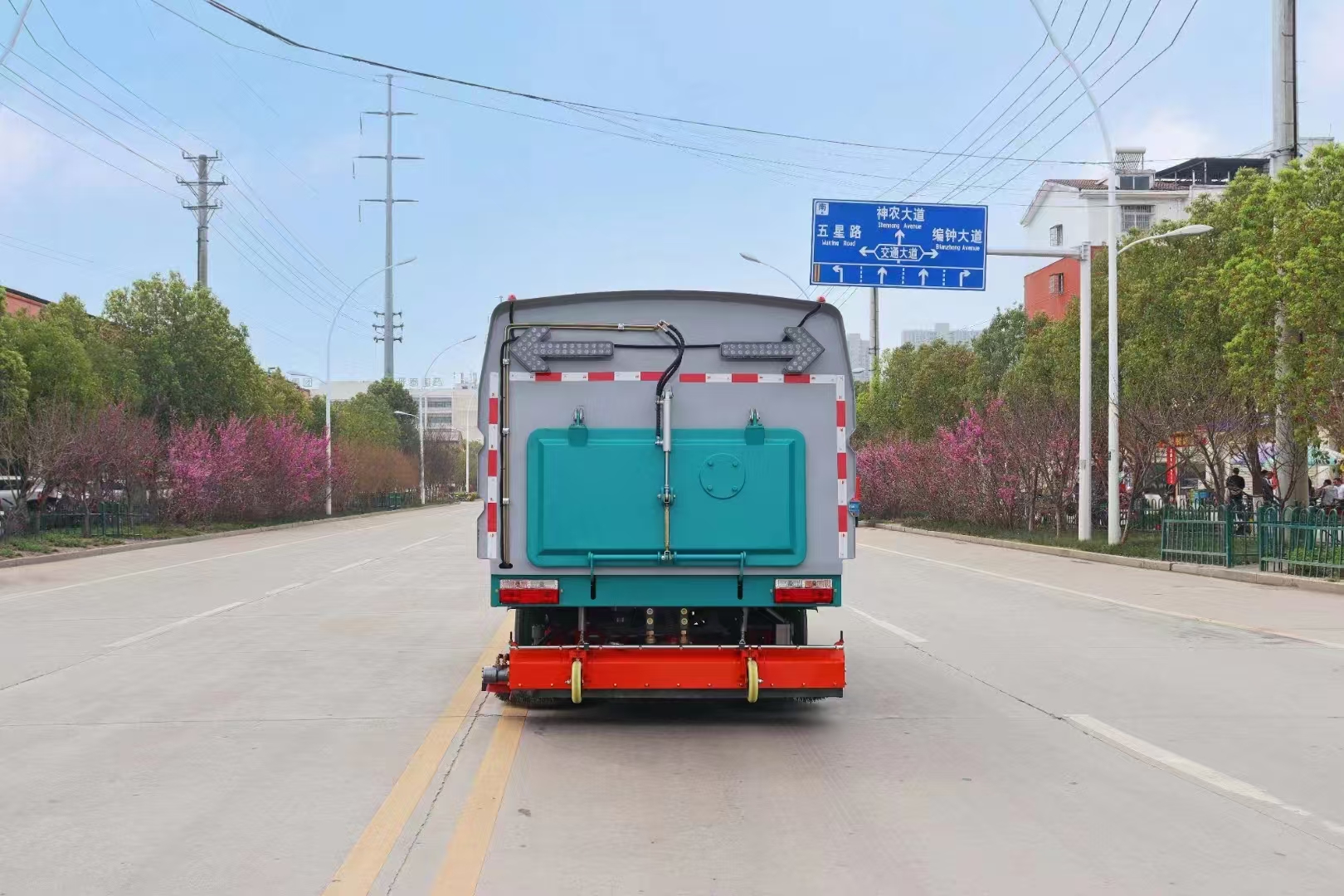  东风5方后置吸尘车（不上户）